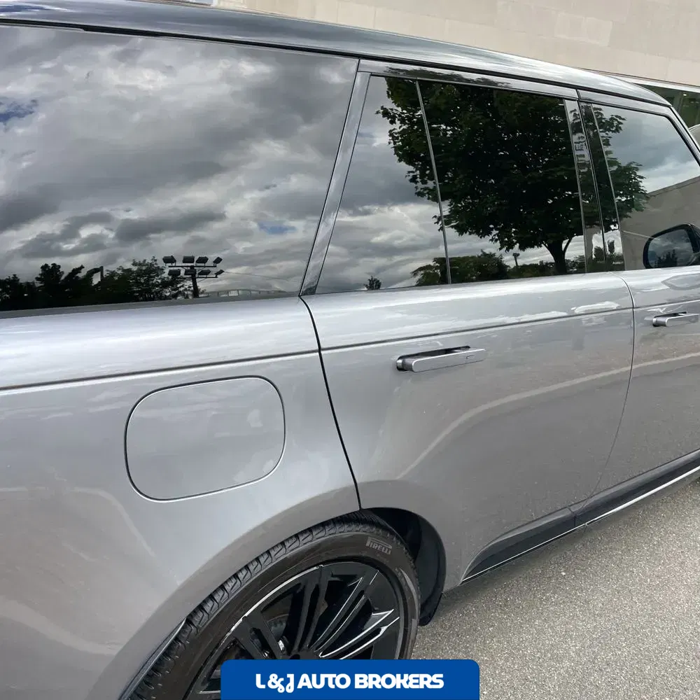 2023 Land Rover Range Rover SE