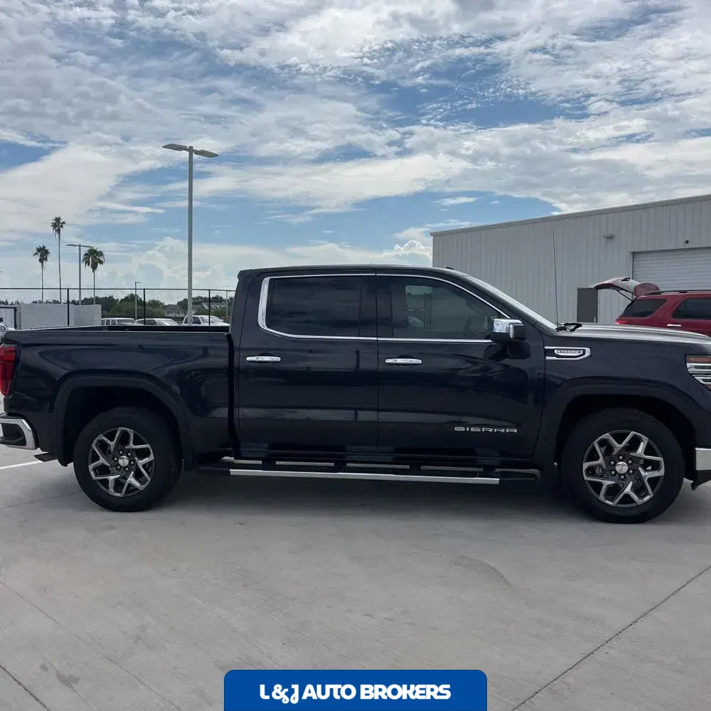 2024 GMC Sierra 1500 SLT