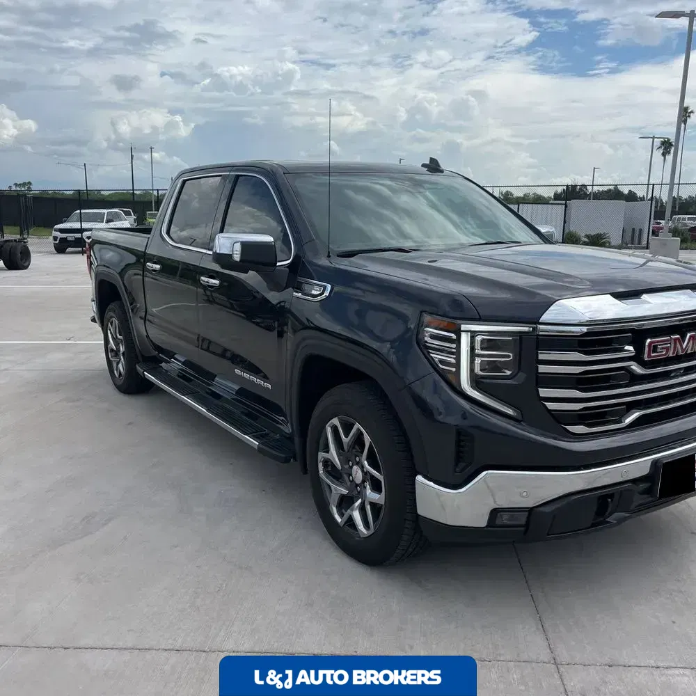 2024 GMC Sierra 1500 SLT