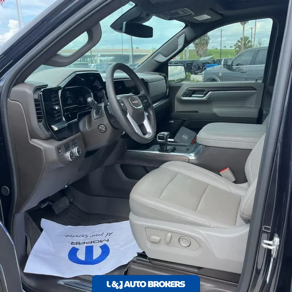 2024 GMC Sierra 1500 SLT