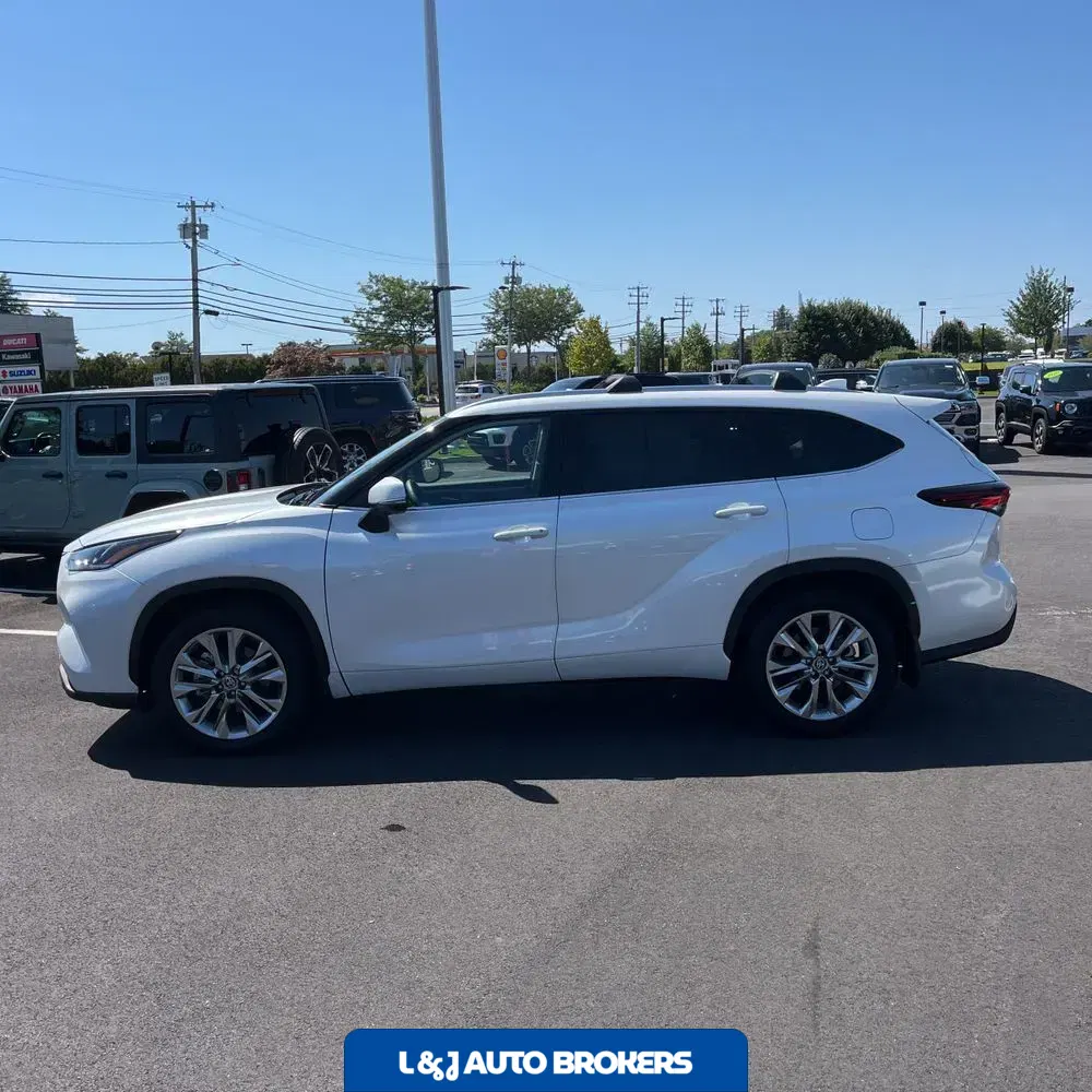 2025 Toyota Highlander Limited