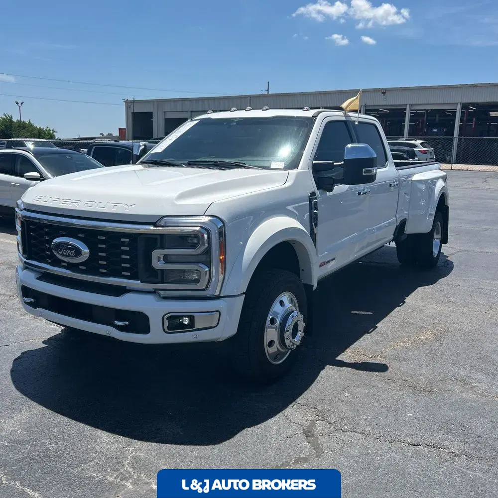 2023 Ford F-450 Super Duty Platinum