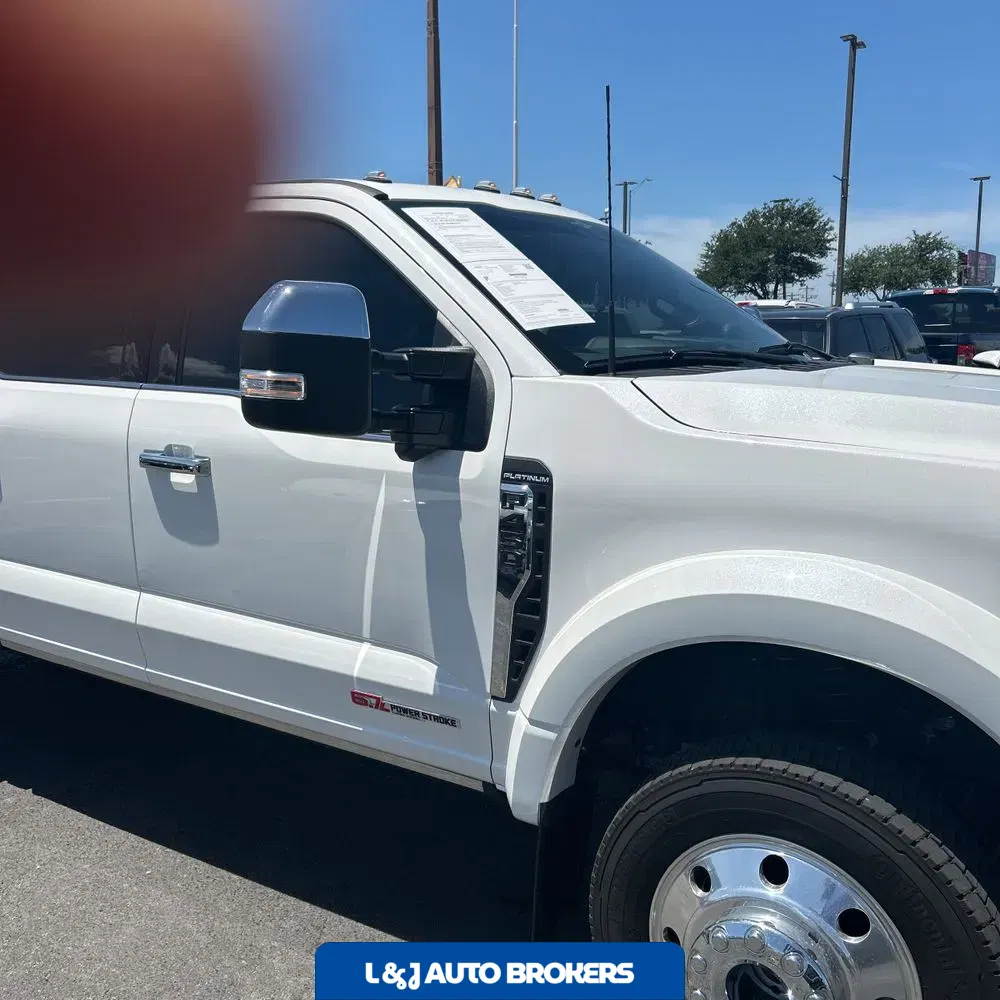 2023 Ford F-450 Super Duty Platinum