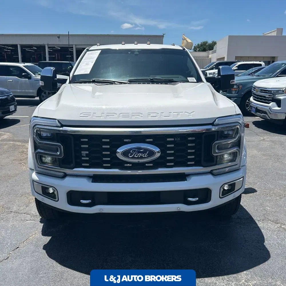 2023 Ford F-450 Super Duty Platinum