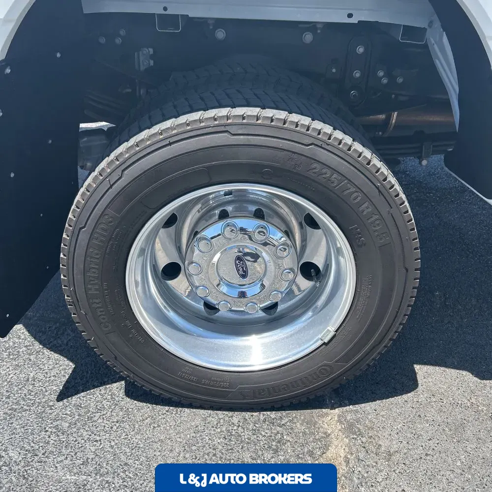 2023 Ford F-450 Super Duty Platinum