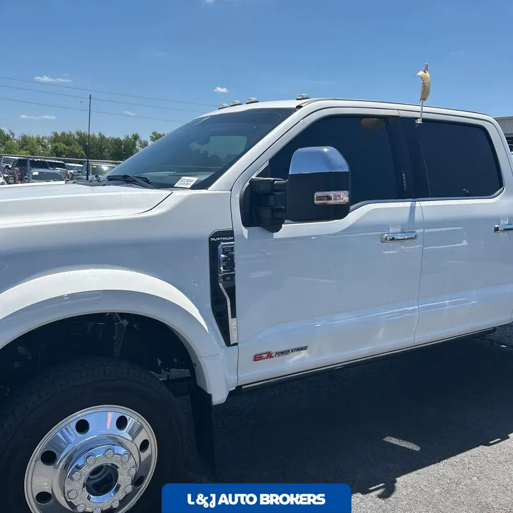 2023 Ford F-450 Super Duty Platinum