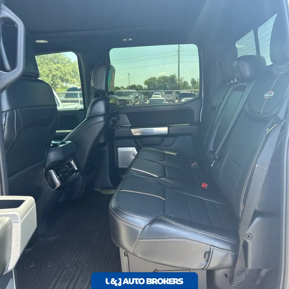 2023 Ford F-450 Super Duty Platinum