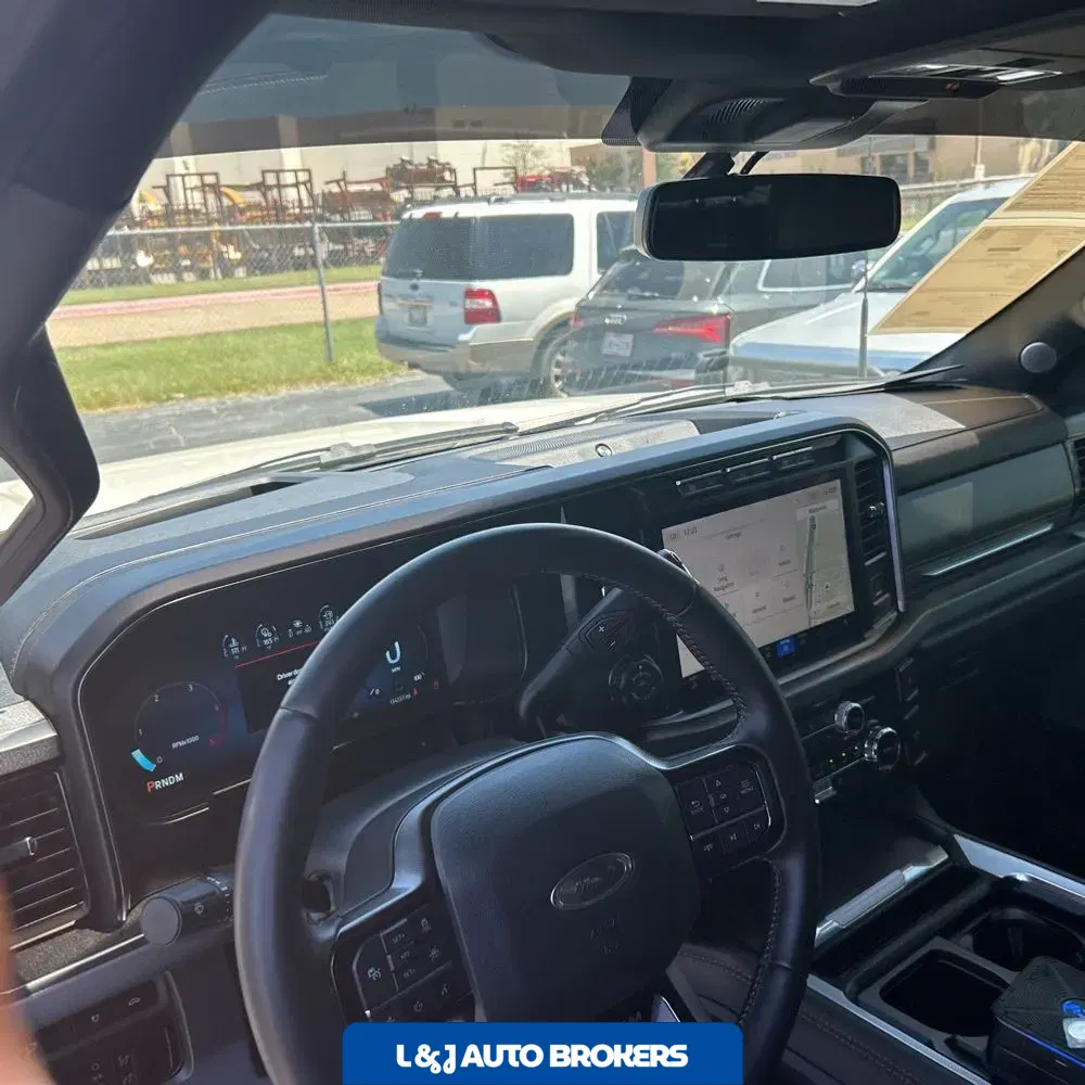 2023 Ford F-450 Super Duty Platinum