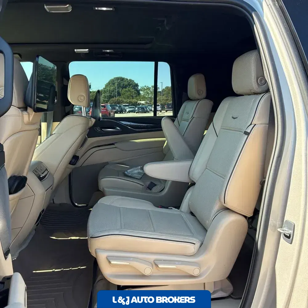 2023 Cadillac Escalade ESV Premium Luxury