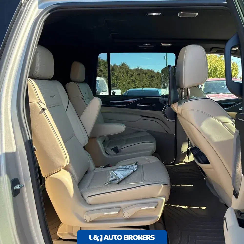 2023 Cadillac Escalade ESV Premium Luxury