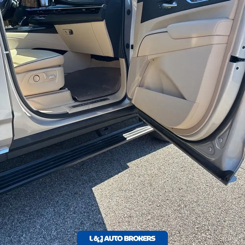 2023 Cadillac Escalade ESV Premium Luxury