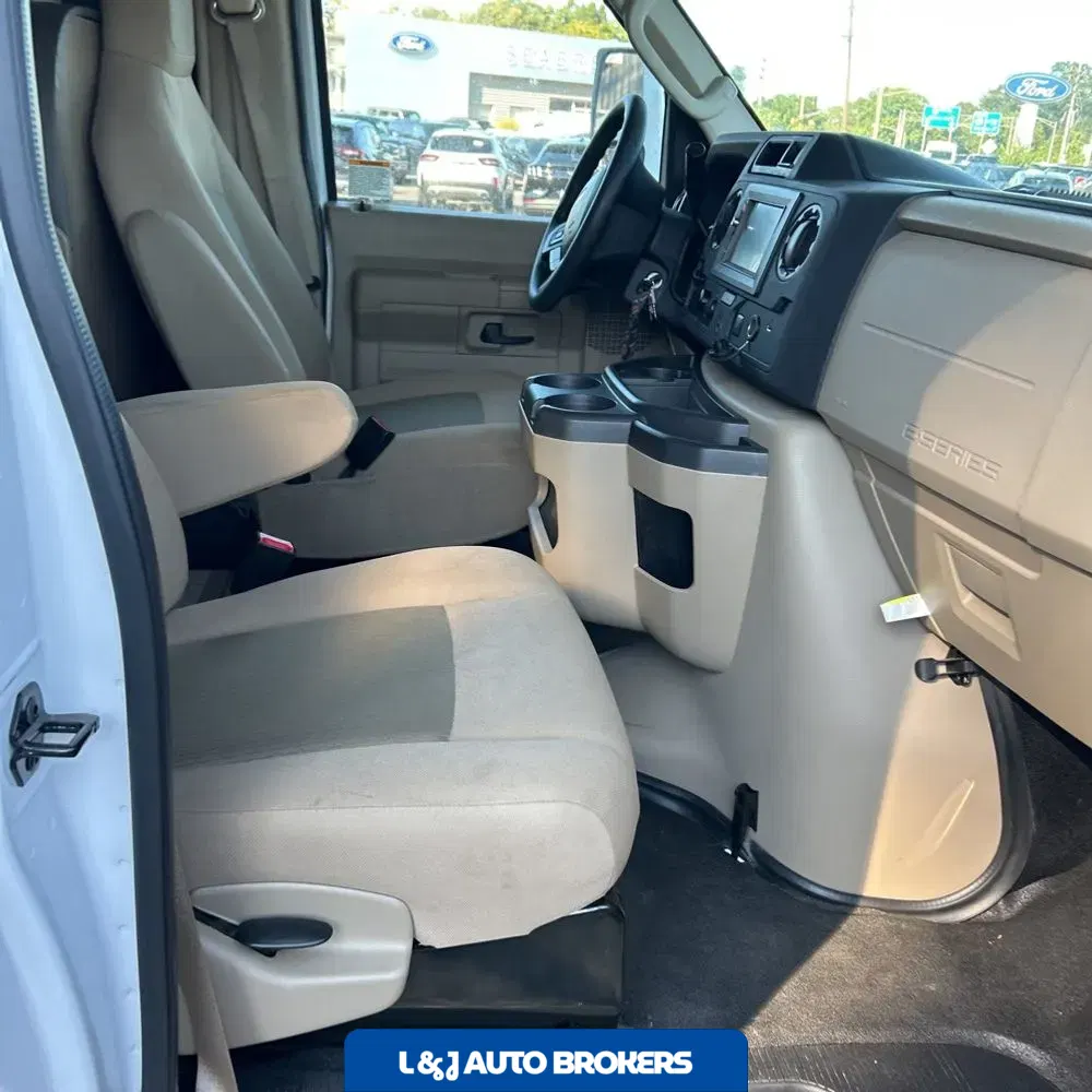 2022 Ford Commercial Vans E350