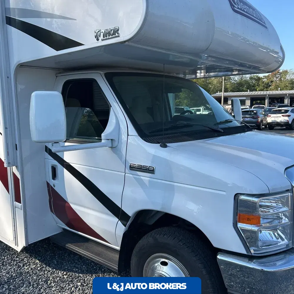 2022 Ford Commercial Vans E350