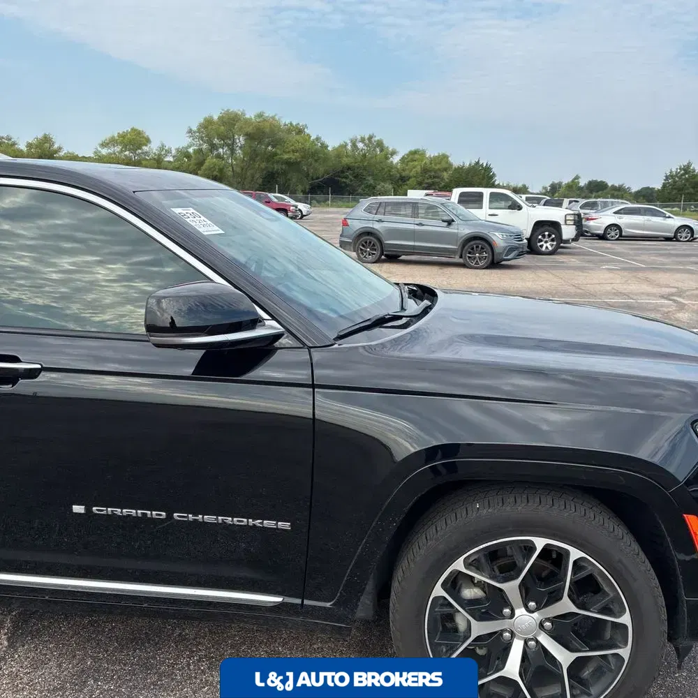 2023 Jeep Grand Cherokee Summit Reserve
