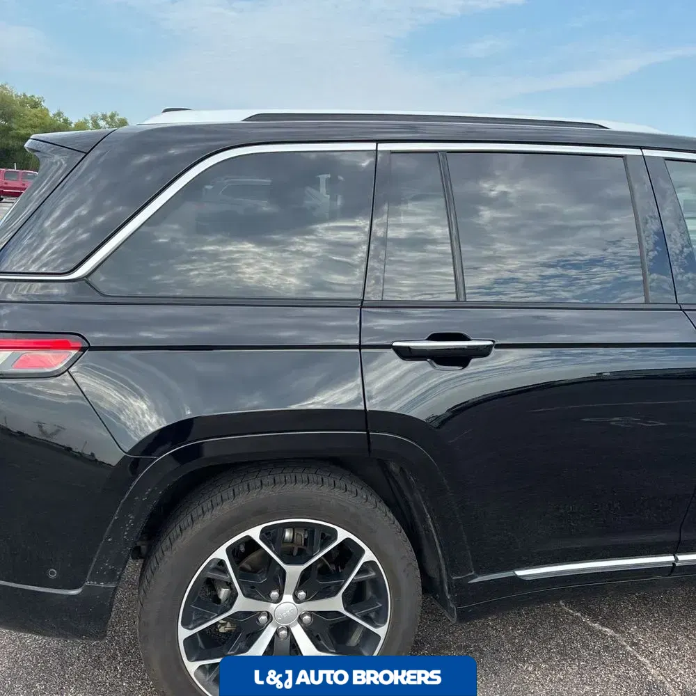 2023 Jeep Grand Cherokee Summit Reserve