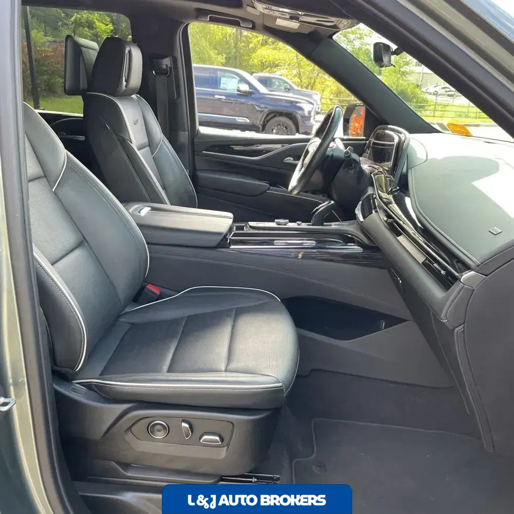 2023 Cadillac Escalade Sport