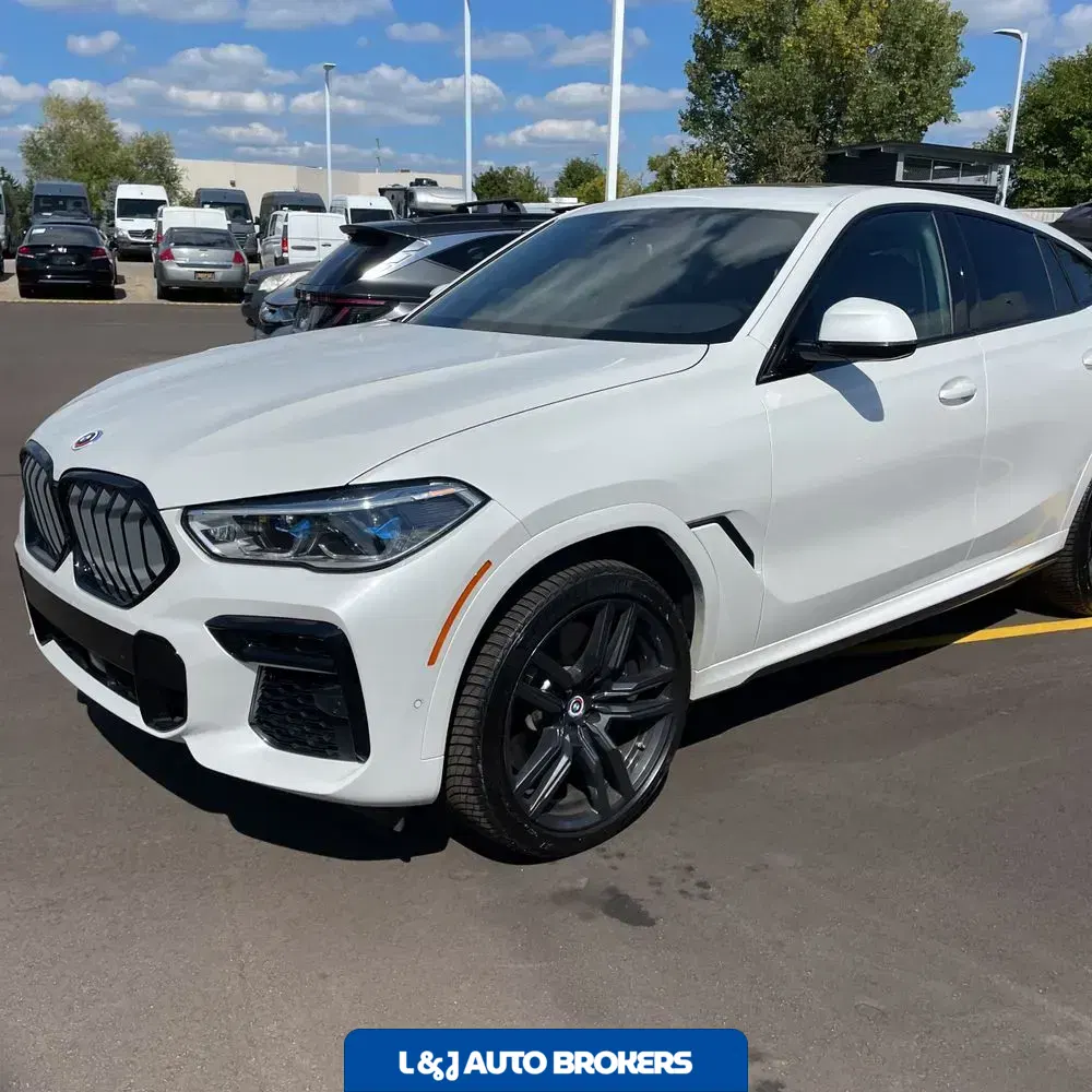 2023 BMW X6 M50i