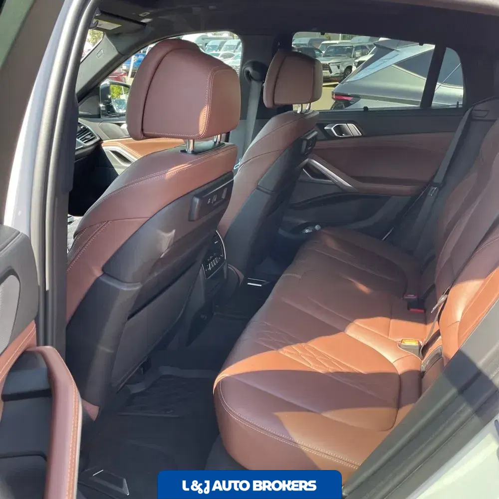 2023 BMW X6 M50i