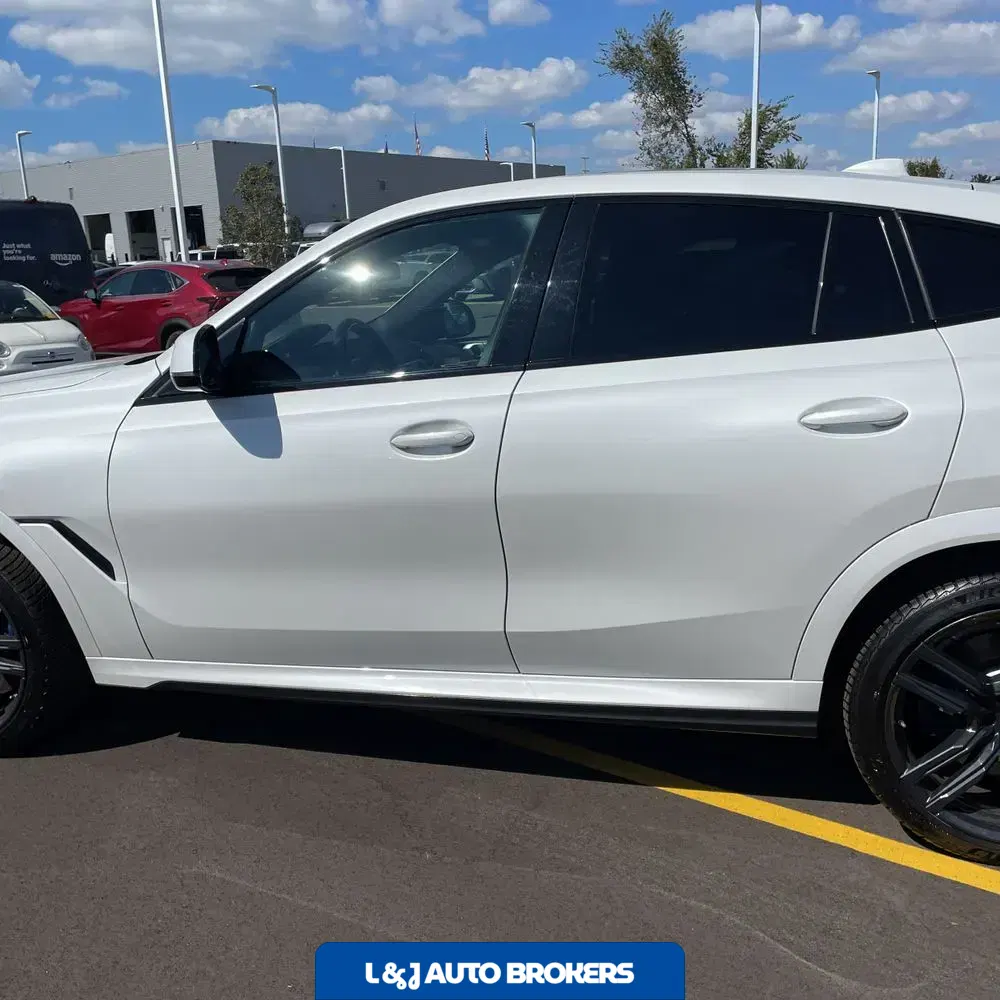 2023 BMW X6 M50i