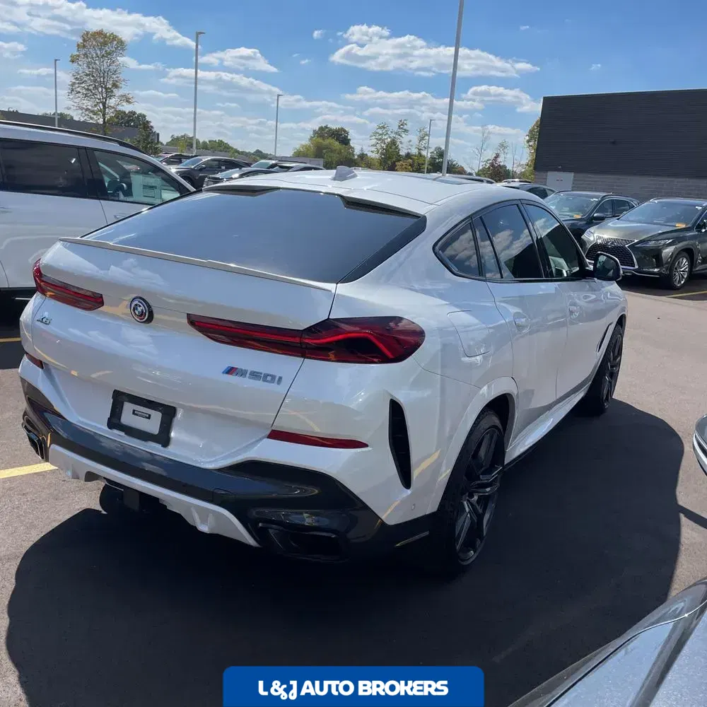 2023 BMW X6 M50i