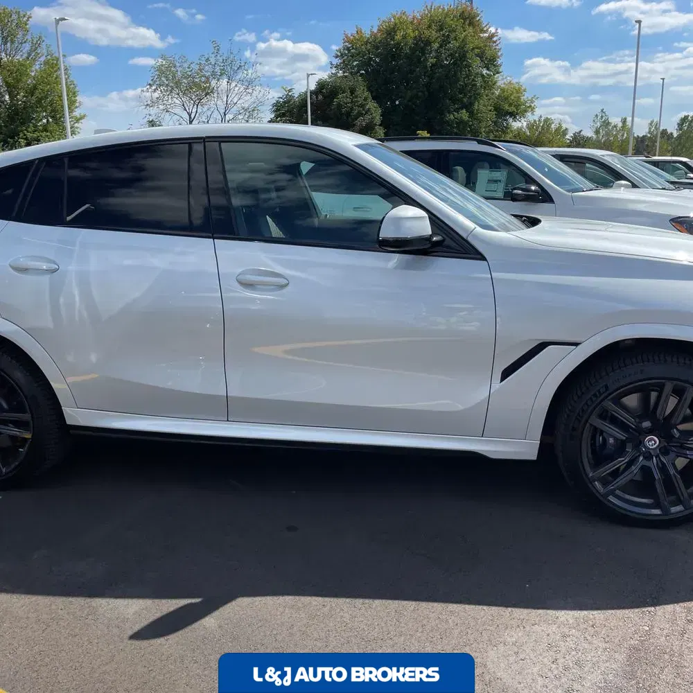 2023 BMW X6 M50i