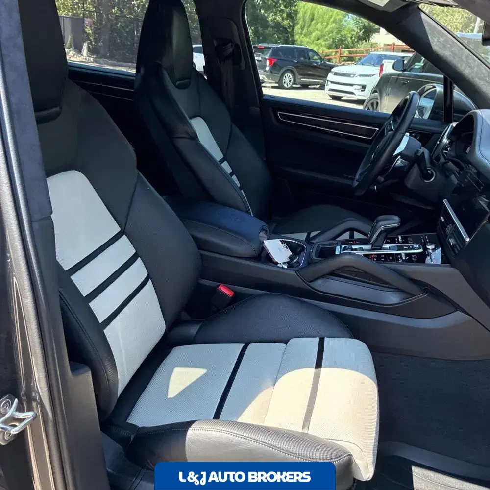 2023 Porsche Cayenne GTS