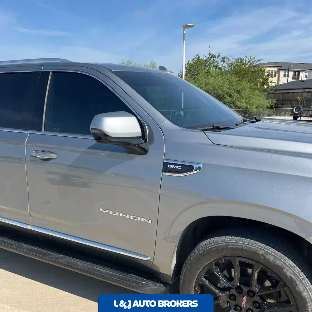 2023 GMC Yukon SLT