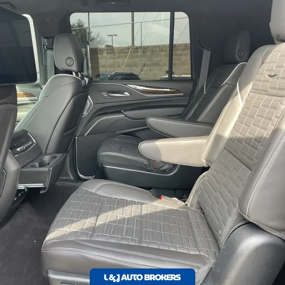 2024 Cadillac Escalade ESV Sport Platinum