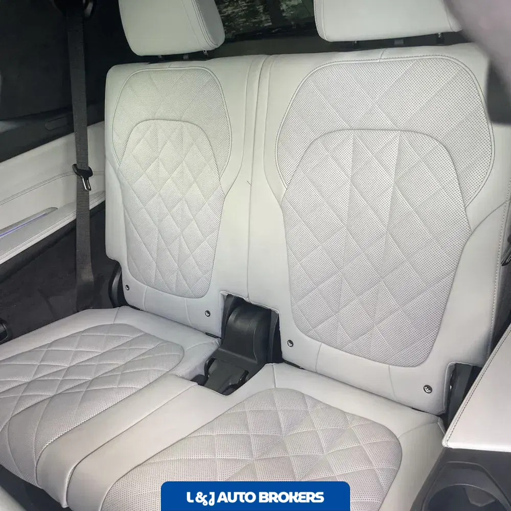 2025 BMW X7 XDrive40i