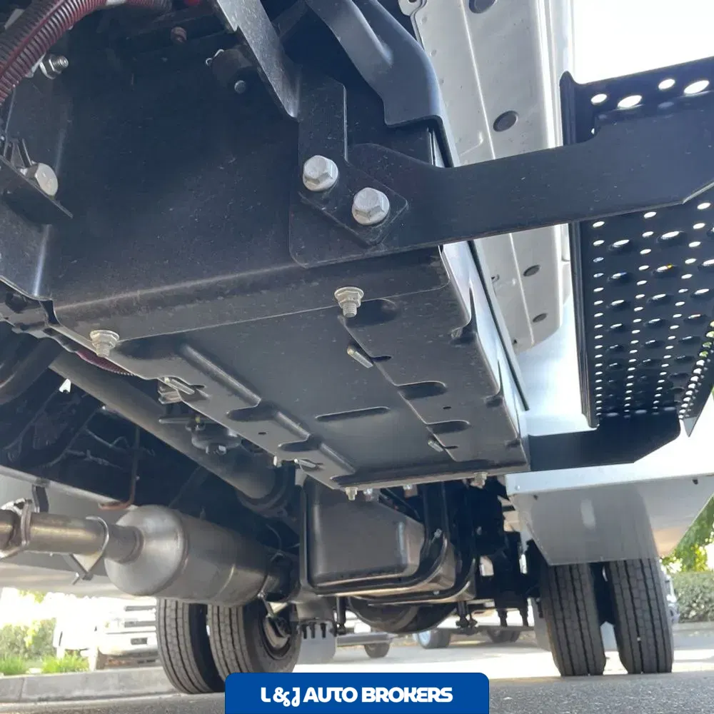 2023 Chevrolet Silverado 5500 W/T