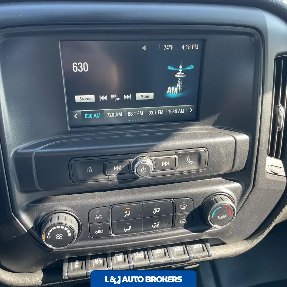 2023 Chevrolet Silverado 5500 W/T