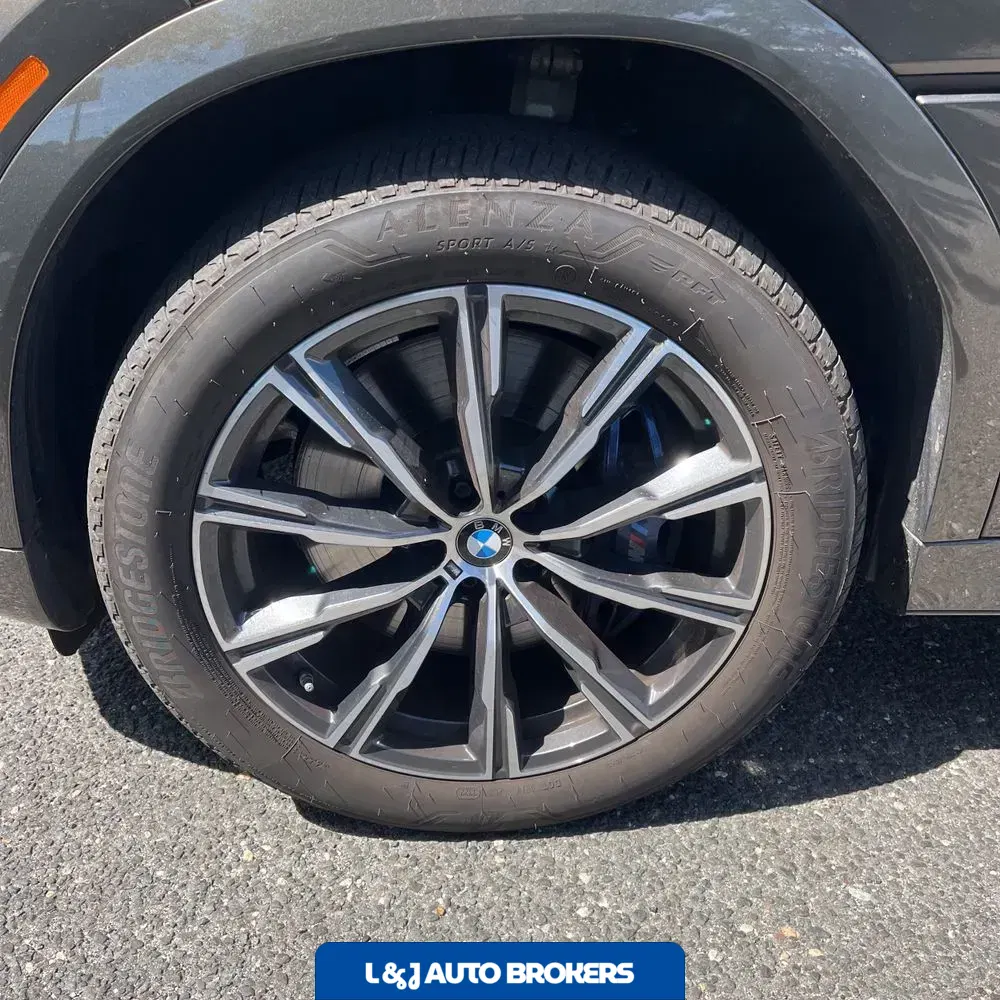 2023 BMW X6 M50i
