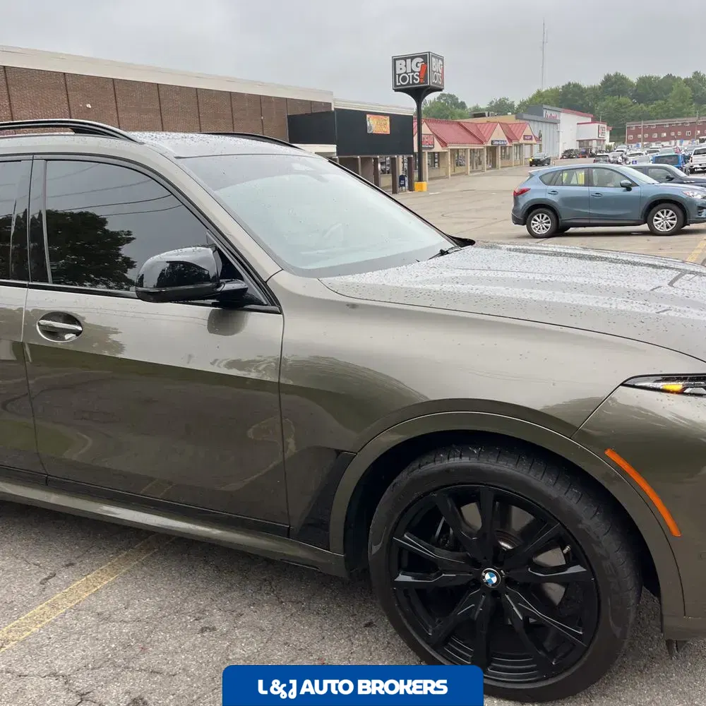 2024 BMW X7 M60i