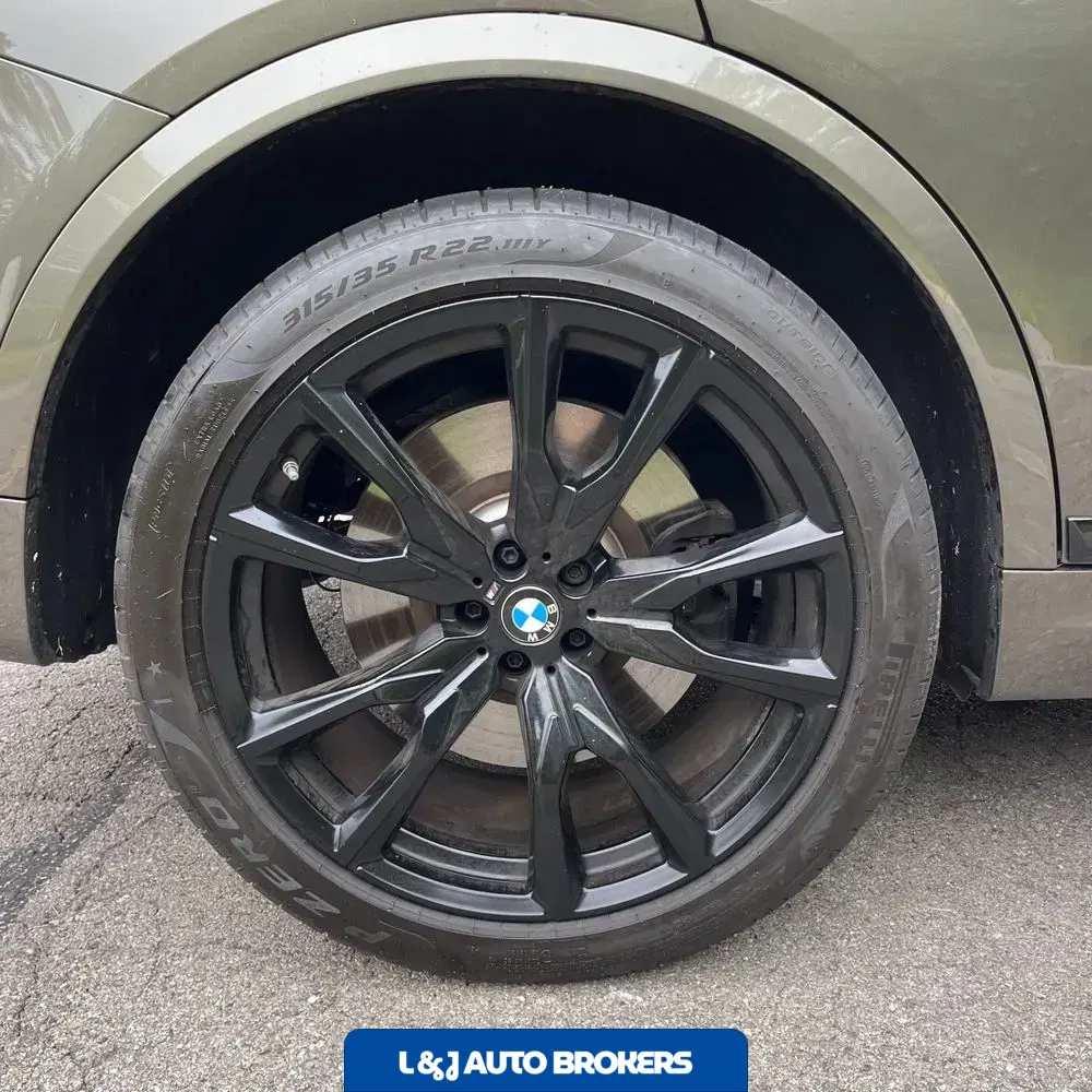 2024 BMW X7 M60i