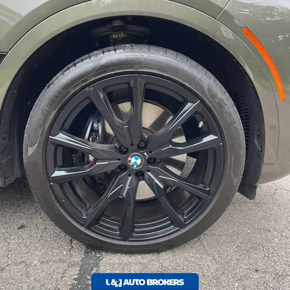 2024 BMW X7 M60i