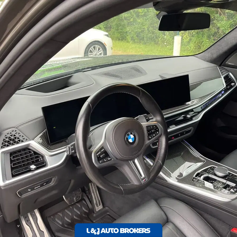 2024 BMW X7 M60i