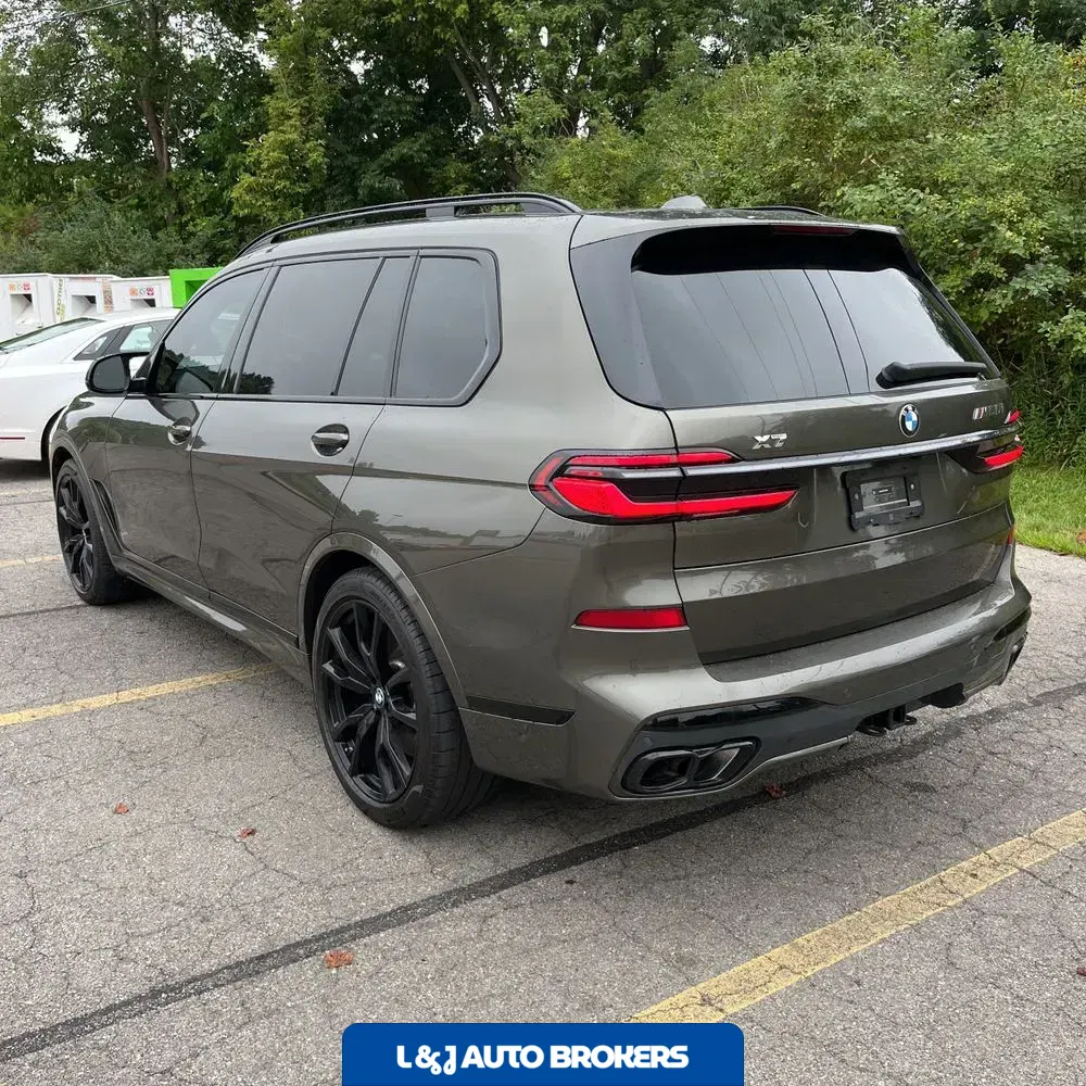 2024 BMW X7 M60i