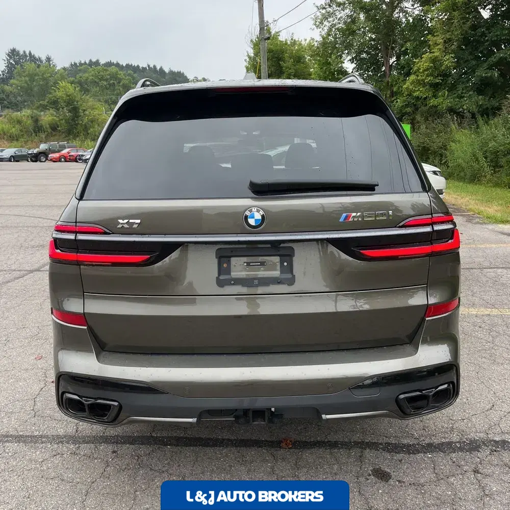2024 BMW X7 M60i
