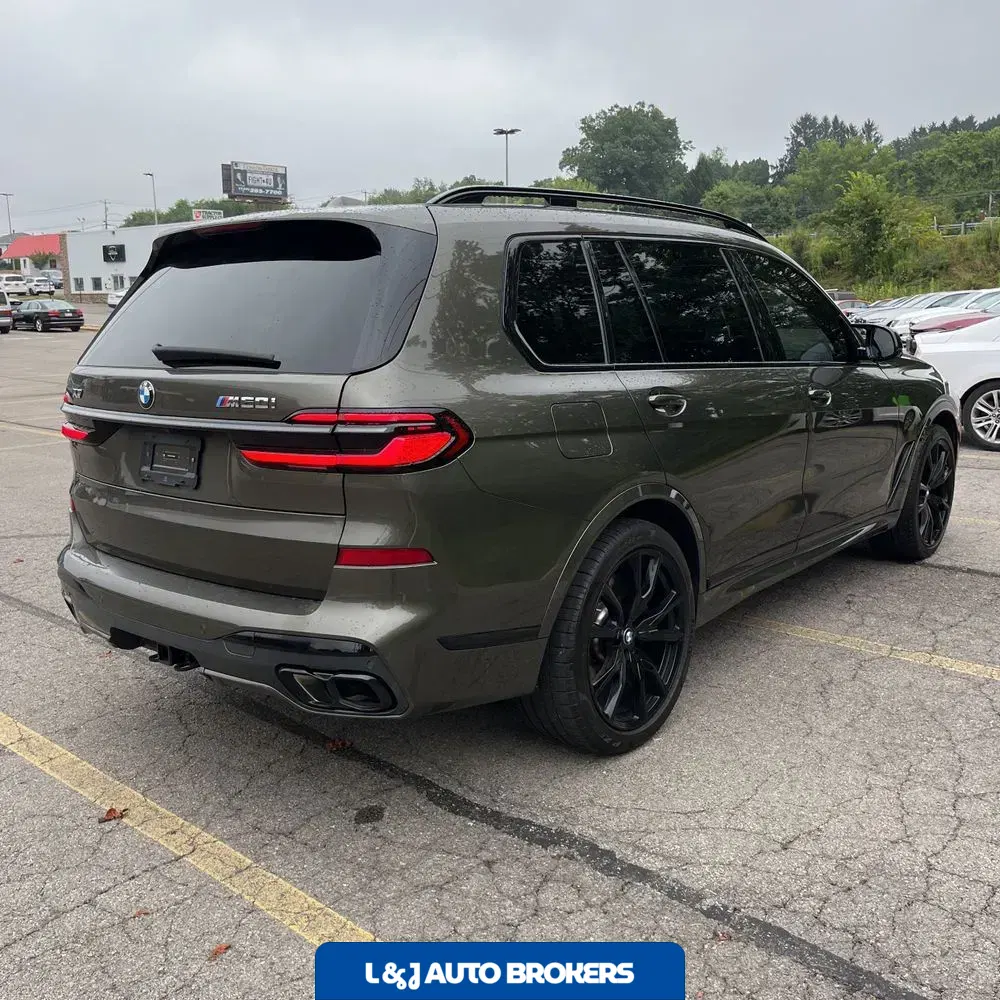 2024 BMW X7 M60i