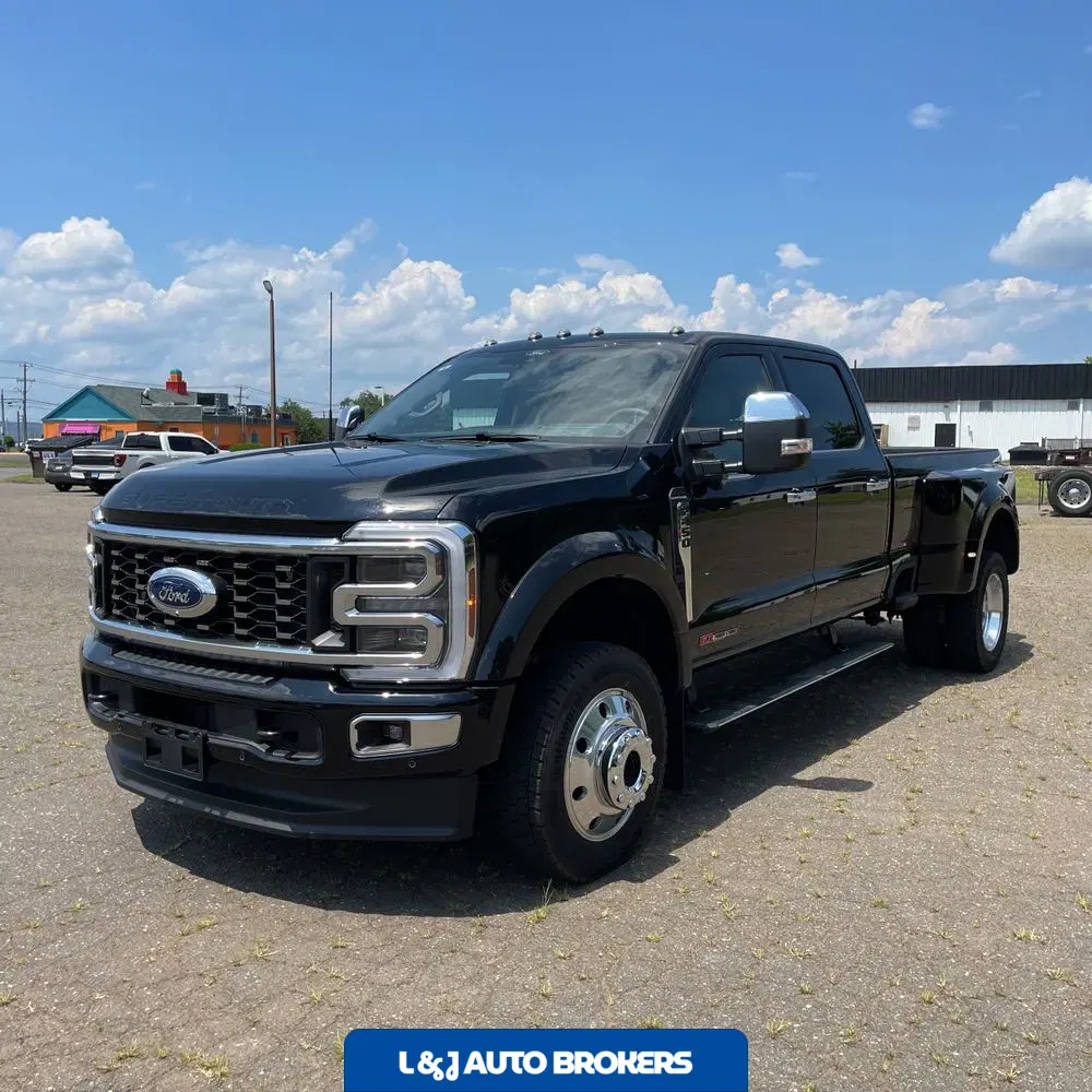 2025 Ford F-450 Super Duty Platinum