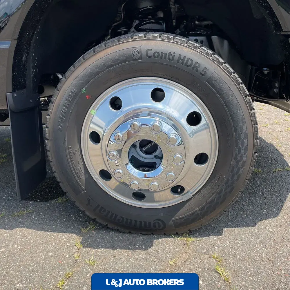 2025 Ford F-450 Super Duty Platinum