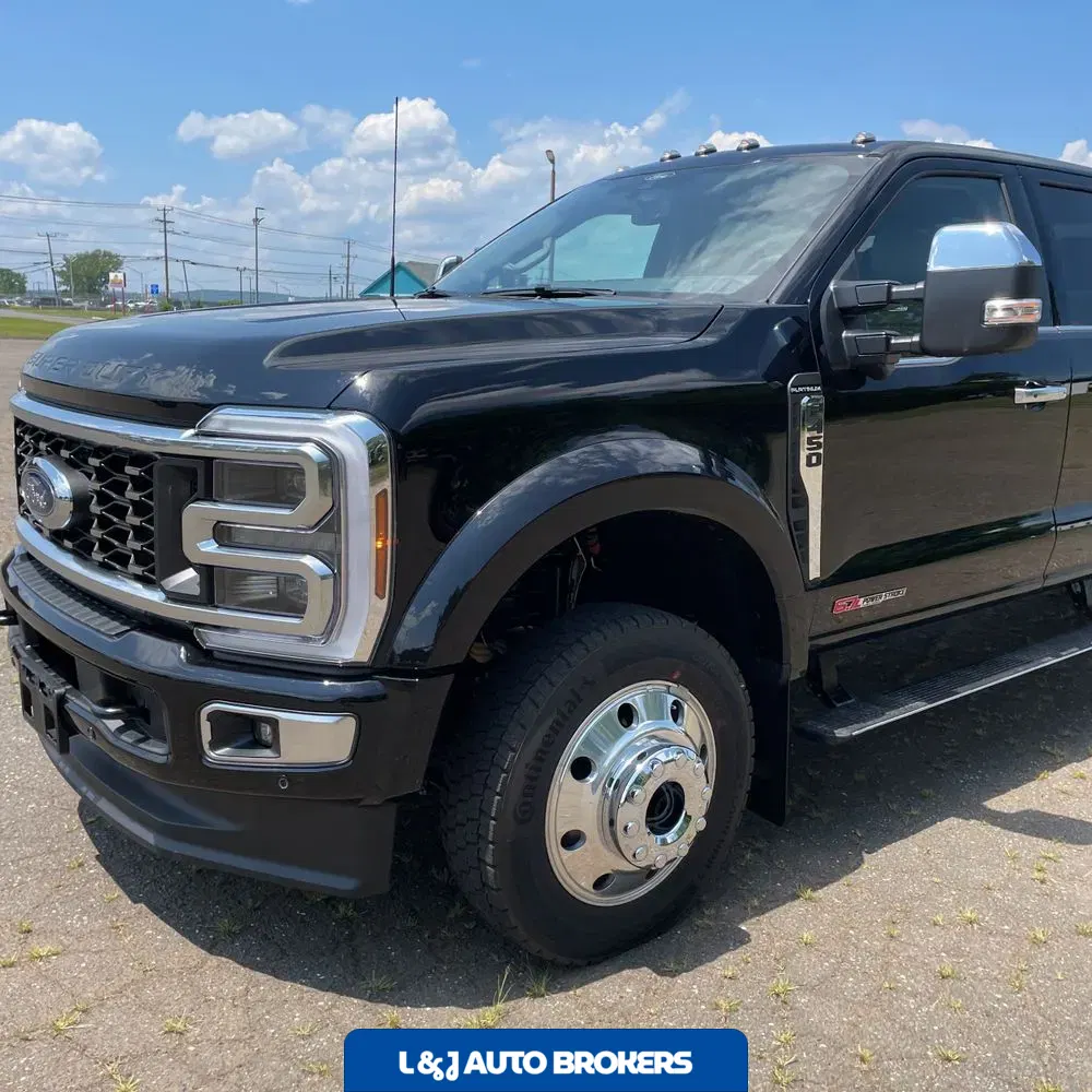 2025 Ford F-450 Super Duty Platinum