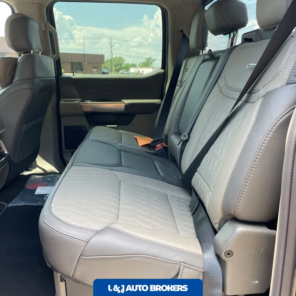 2025 Ford F-450 Super Duty Platinum
