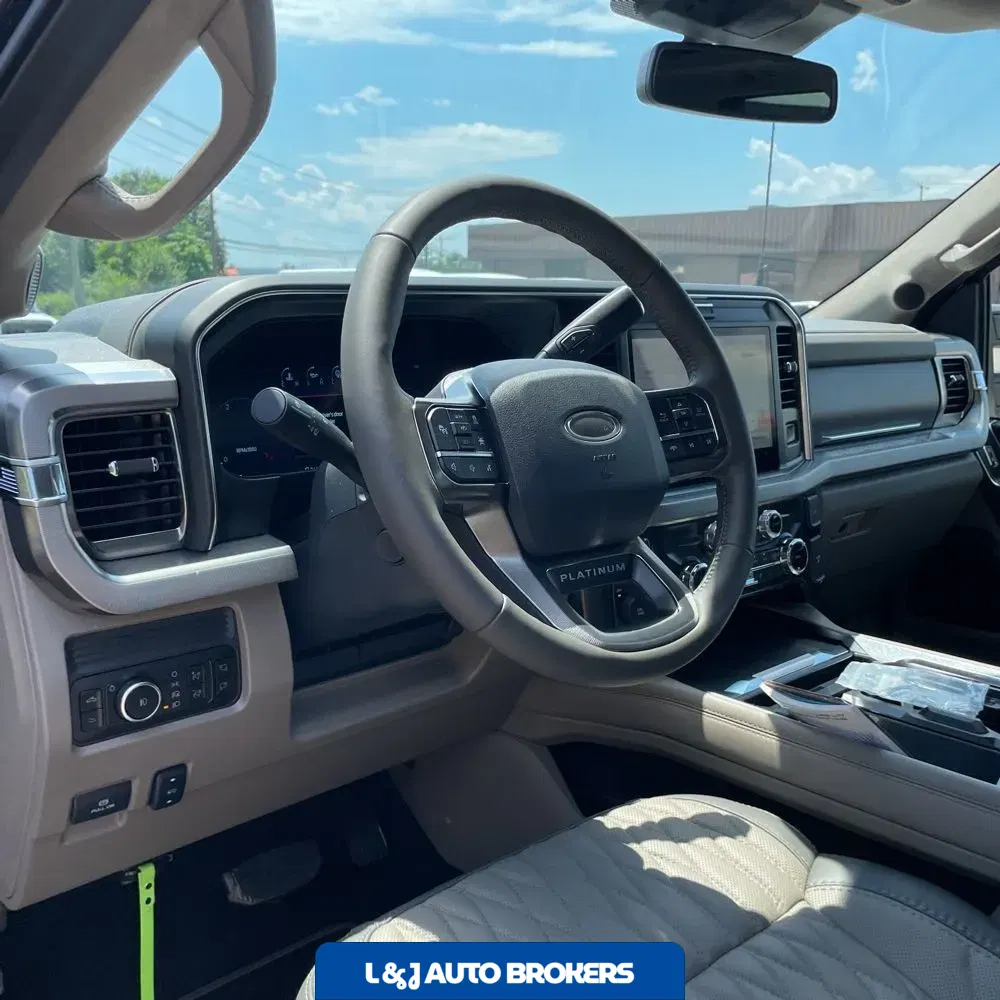 2025 Ford F-450 Super Duty Platinum