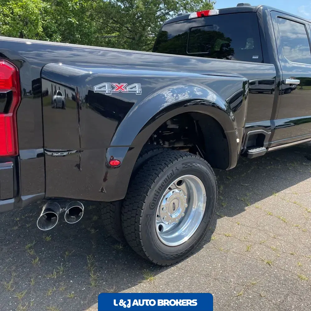 2025 Ford F-450 Super Duty Platinum