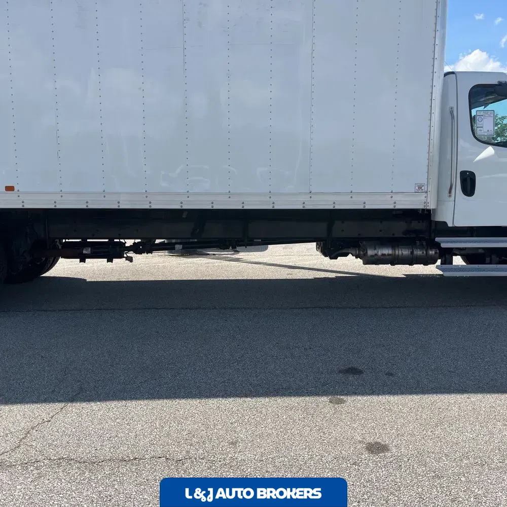 2024 Freightliner M2 106