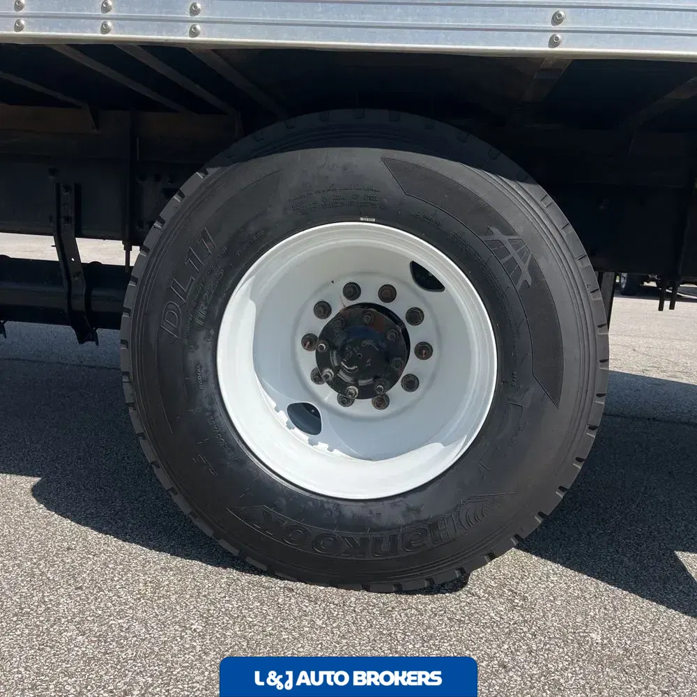 2024 Freightliner M2 106