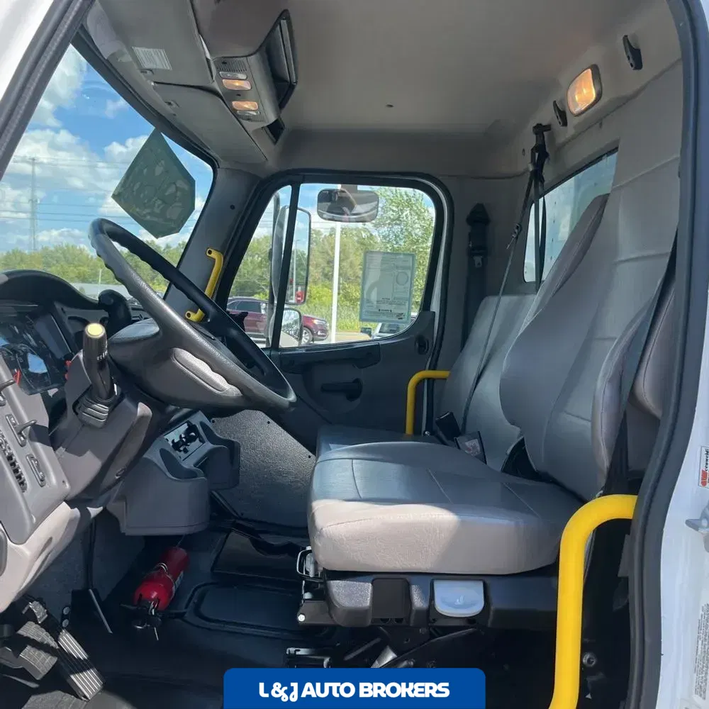 2024 Freightliner M2 106