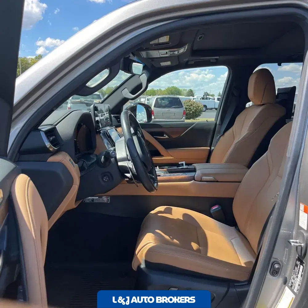 2023 Lexus LX 600 Luxury