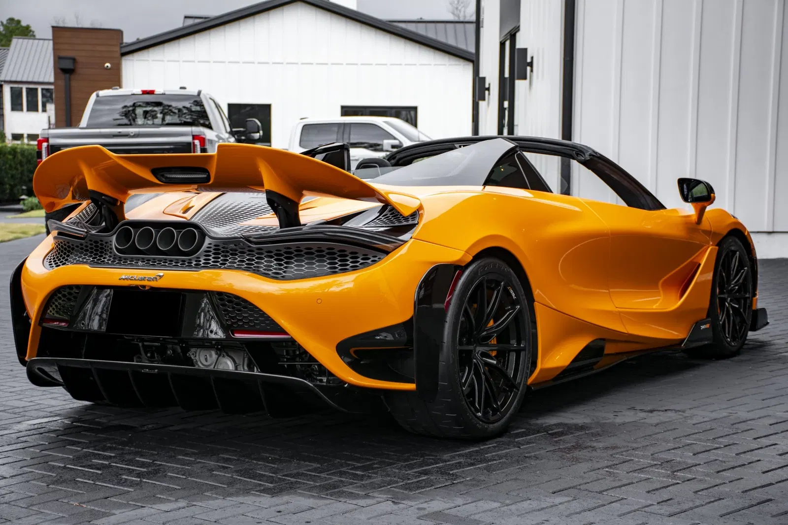 1,200-Mile 2022 McLaren 765LT Spider
